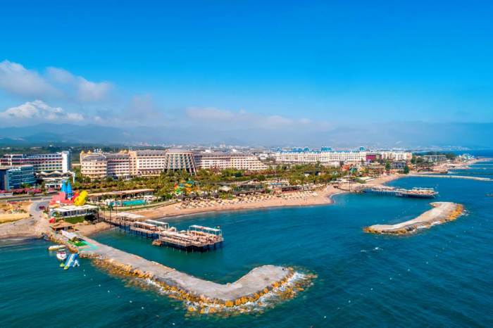 Where to find hotels with playgrounds for toddlers